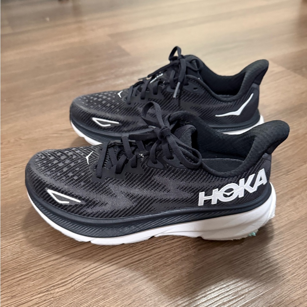 Hoka clifton 9 women’s Black and White Athletic Shoes - Picture 6 of 10